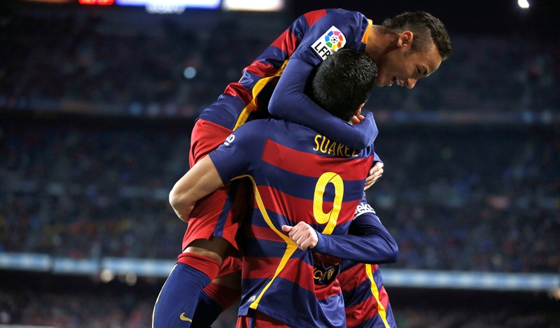 Neymar vivió una noche mágica en el Camp Nou. (Foto Prensa Libre: AP)