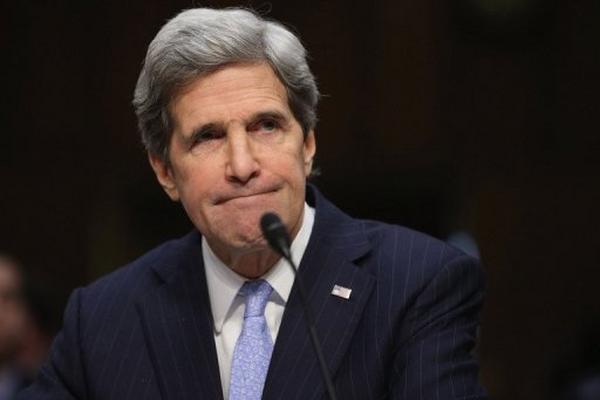 El senador demócrata John Kerry, durante el comité del Senado. (Foto Prensa Libre: AFP)
