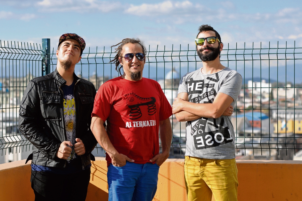 Juan, Nico y Juank, integrantes de la banda Alternativa. (Foto Prensa Libre: P. Saravia)