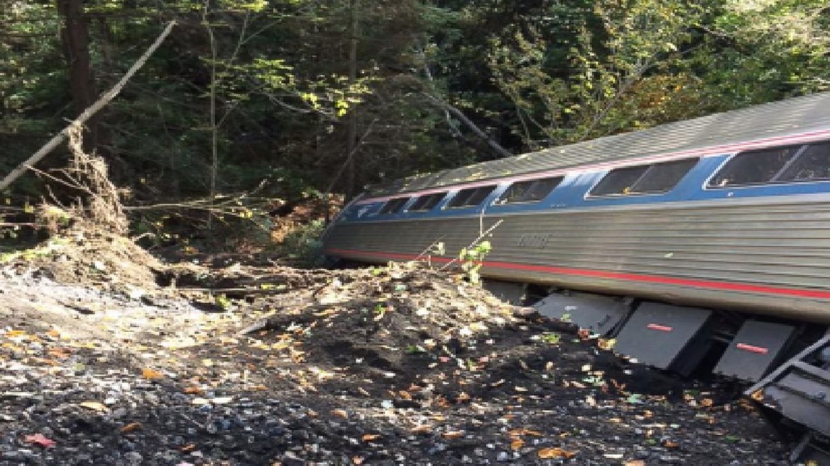 Tren de pasajeros se descarriló este lunes en el estado de Vermont, EE.UU.