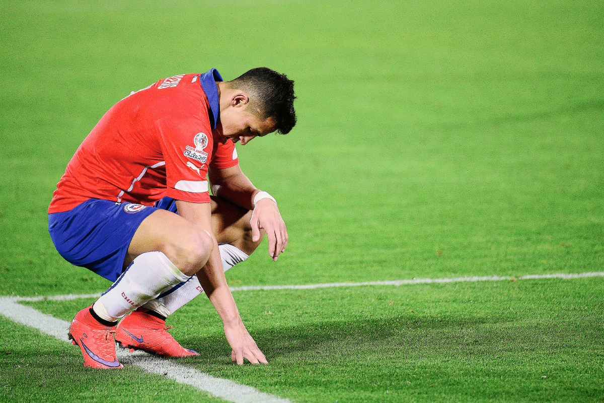 Alexis Sánchez sabe que no ha demostrado su mejor nivel en la Copa América, de la cual, su selección es anfitriona. (Foto Prensa Libre: AFP)