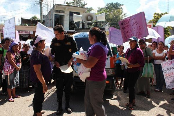 La marcha inció en Ciudad Flores y concluyó en San Benito. (Rigoberto Escobar)<br _mce_bogus="1"/>