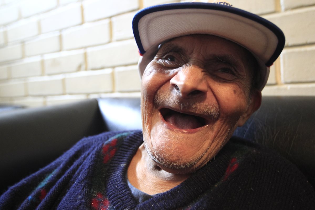 Eduvijes tiene 100 años y siempre trabajó en la agricultura.(Foto Prensa Libre: Carlos Ovalle.)