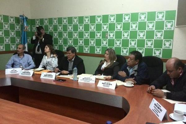 Interventor Carlos Lainfiesta acude a citación de la UNE. (Foto Prensa Libre: Alex Rojas