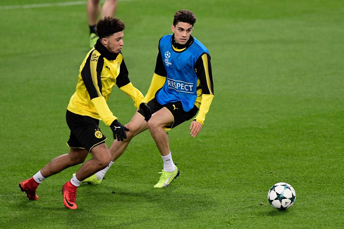 Marc Bartra volvió a la actividad después de salir afectado en el atentado contra el bus que transportaba a sus compañeros. (Foto Prensa Libre: AFP)