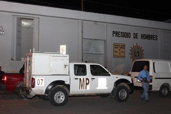 Fachada de la cárcel de Jalapa, donde durante una requisa fueron decomisados objetos prohibidos. (Foto Prensa Libre: Hugo Oliva)<br _mce_bogus="1"/>