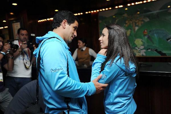 Zamora fue recibida por José García, jefe de la misión guatemalteca. (Foto Prensa Libre: César Pérez)