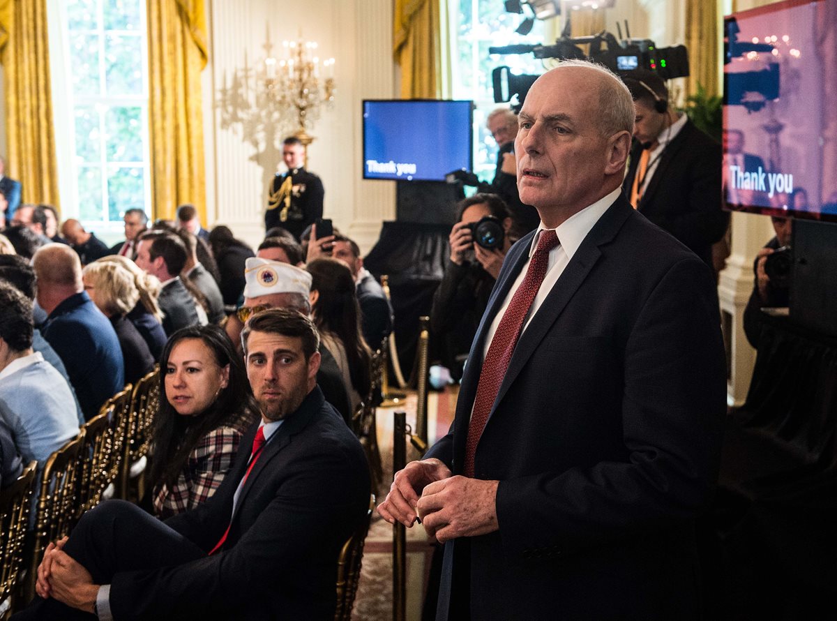 John Kelly, jefe de gabinete de la Casa Blanca participa en una ceremonia en la Casa Blanca en Washington, DC. (Foto Prensa Libre:AFP).
