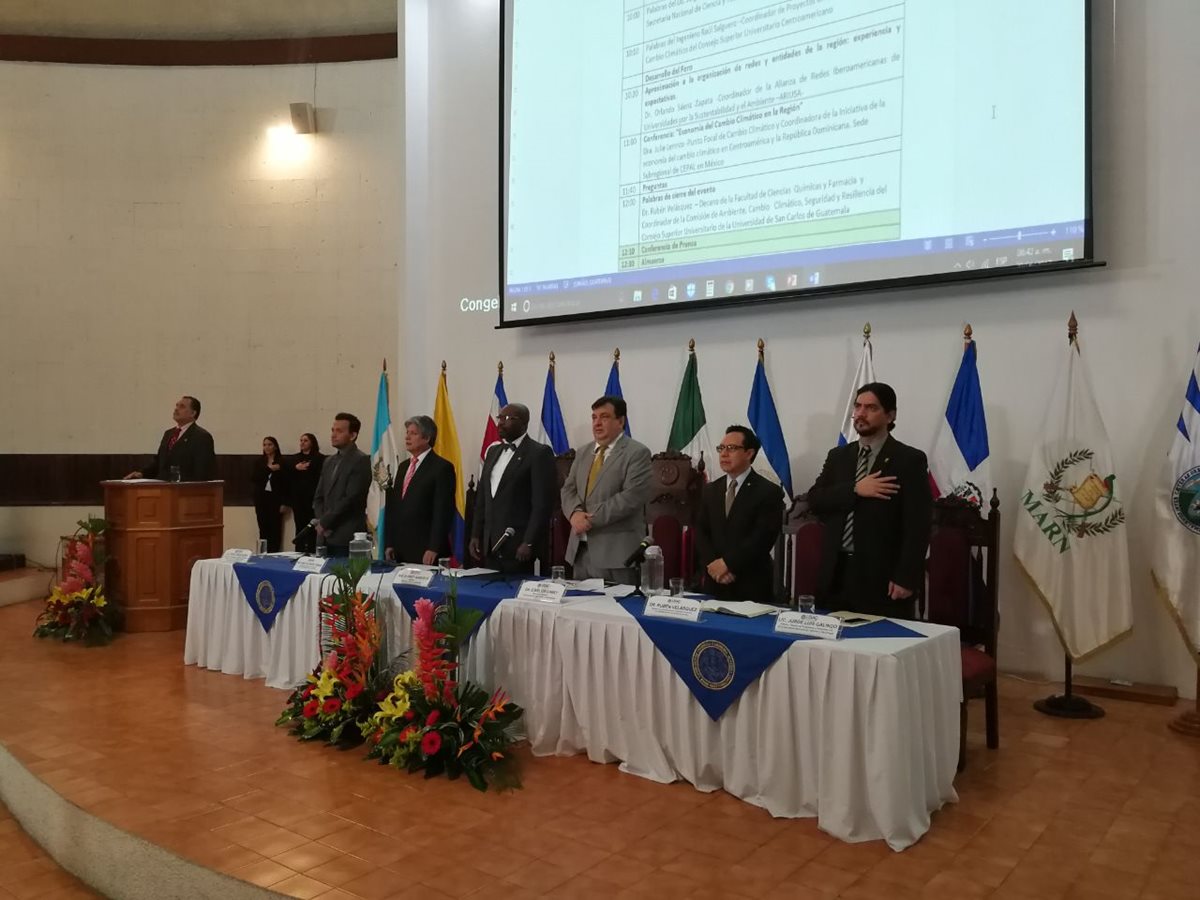 Representantes de varias universidades de Mesoamérica se reúnen en la Universidad de San Carlos de Guatemala, para analizar los efectos del cambio climático. (Foto Prensa Libre: César Pérez Marroquín)