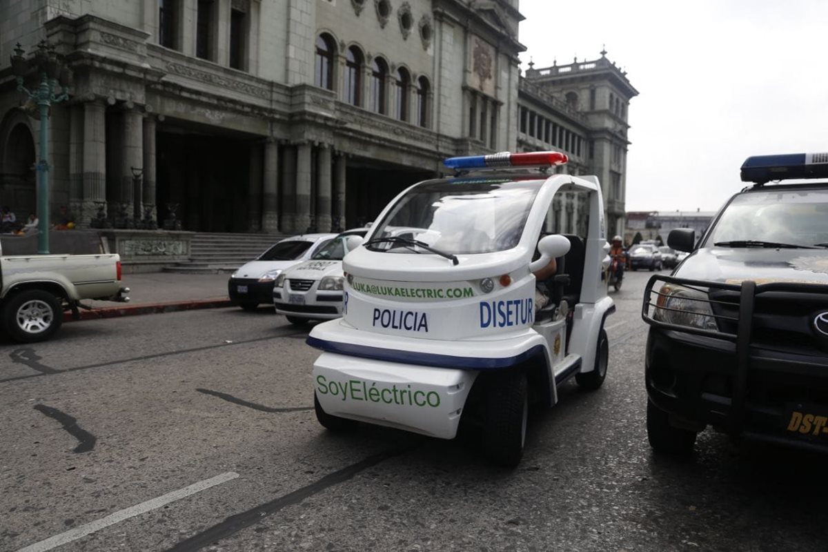 La minipatrulla prestada a la PNC por Luka será parte de un proyecto del fortalecimiento de la seguridad en el Corredor Turístico de la capital. (Foto Prensa Libre: Luka)