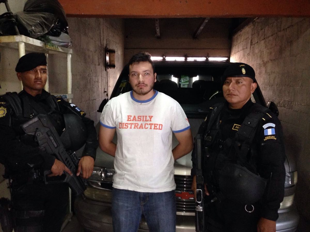 Cristian Comparini fue detenido en su vivienda, en San Miguel Petapa, vinculado a la muerte de Kimberly Pérez, en octubre de 2015. (Foto Prensa Libre: PNC)