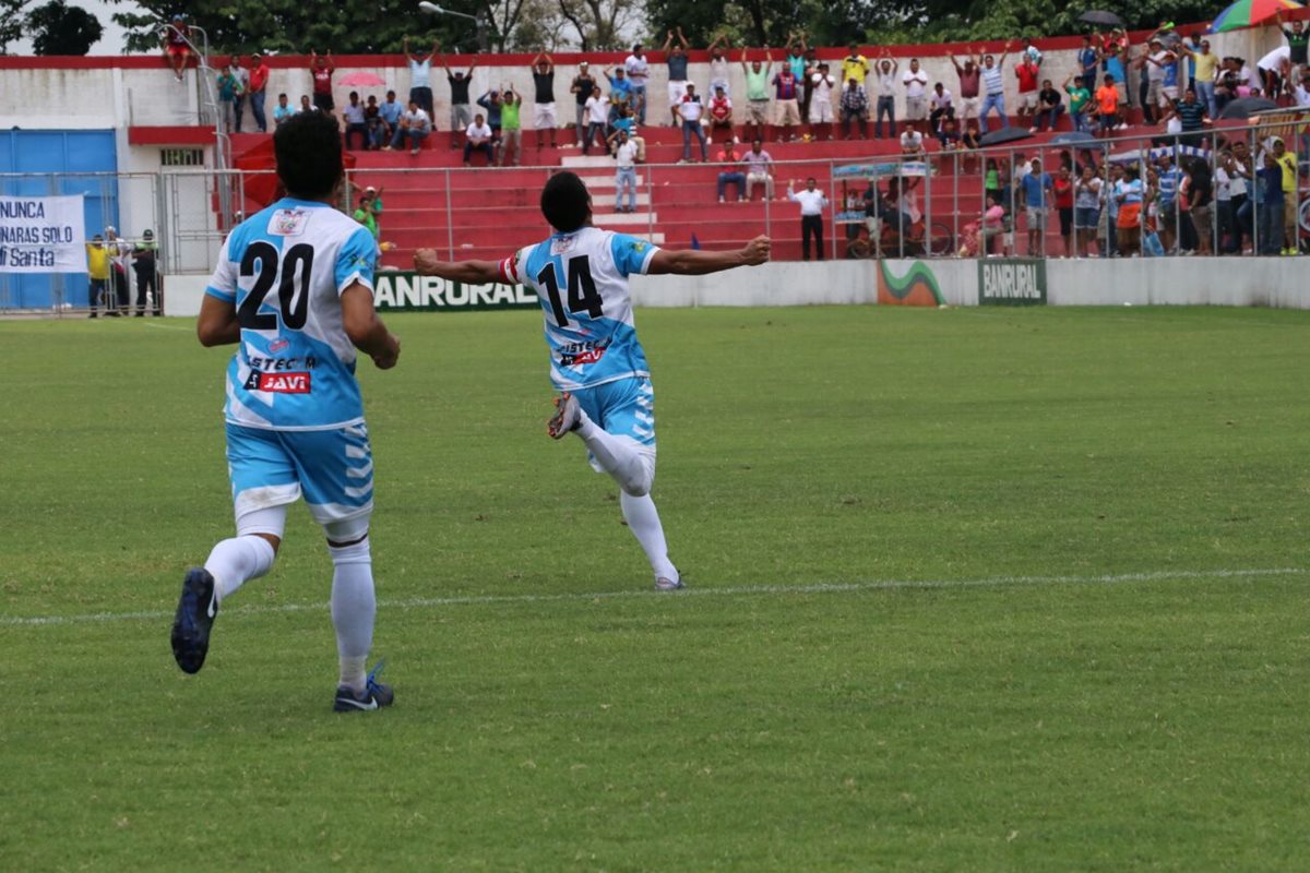 Santa Lucía Cotzumalguapa logró clasificarse a la fiesta grande del Clausura 2017 de la Primera División (Foto Prensa Libre: Carlos Paredes)