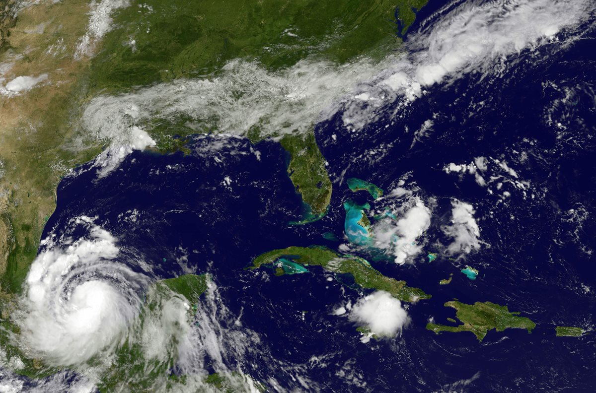 El satélite de la Nasa ubica la posición del huracán Franklin en la costa este de México.(Foto Prensa Libre:AFP).