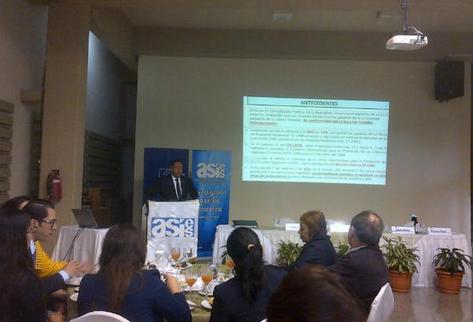 Expertos expusieron su punto de vista. (Foto Prensa Libre: Carlos Álvarez)