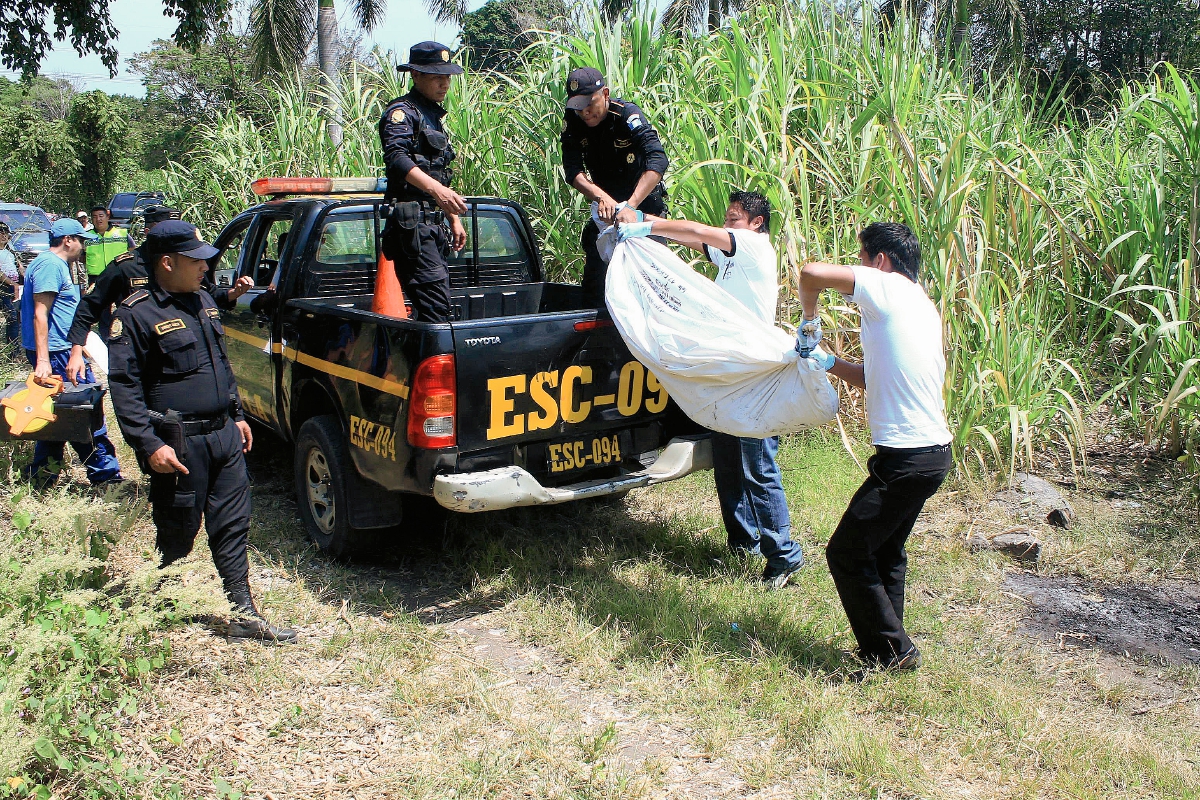 El cadáver de Jacoba Arévalo fue hallado el 17 de febrero, un día después de su desaparición, en Siquinalá, Escuintla. (Foto Prensa Libre: Carlos Paredes)
