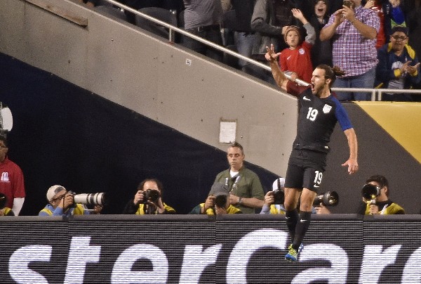 Graham Zusi cerró la goleada de Estados Unidos sobre Costa Rica en el segundo juego del grupo A. (Foto Prensa Libre: AFP)
