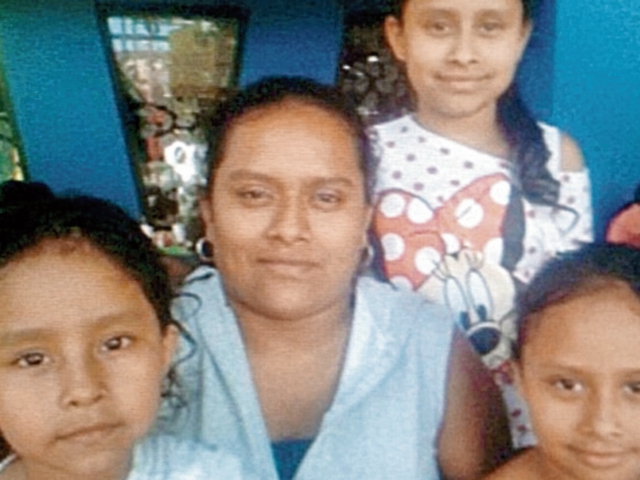 Vera González Valdez y sus tres hijas fueron asesinadas en la sala de su casa, en la colonia Las Marías, zona 21. (Foto Prensa Libre: Hemeroteca PL)