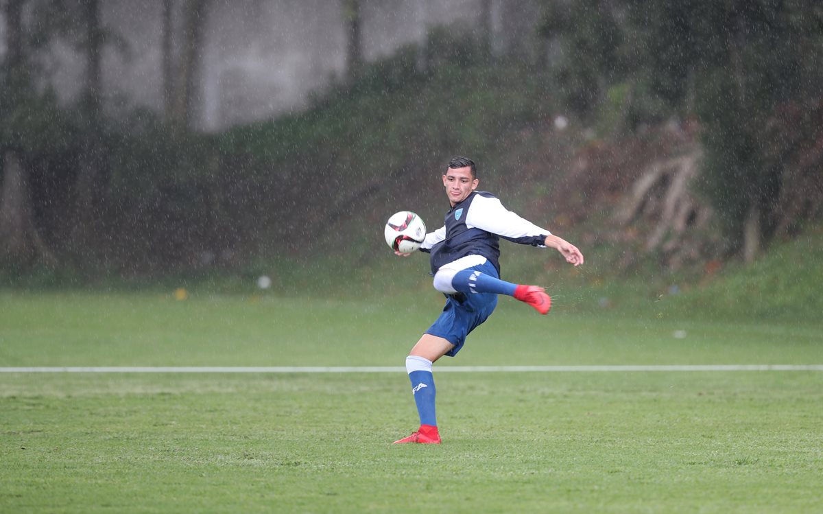 José Carlos Martínez, durante un entrenamiento de la Selección Nacional. (Foto Prensa Libre: Hemeroteca PL)