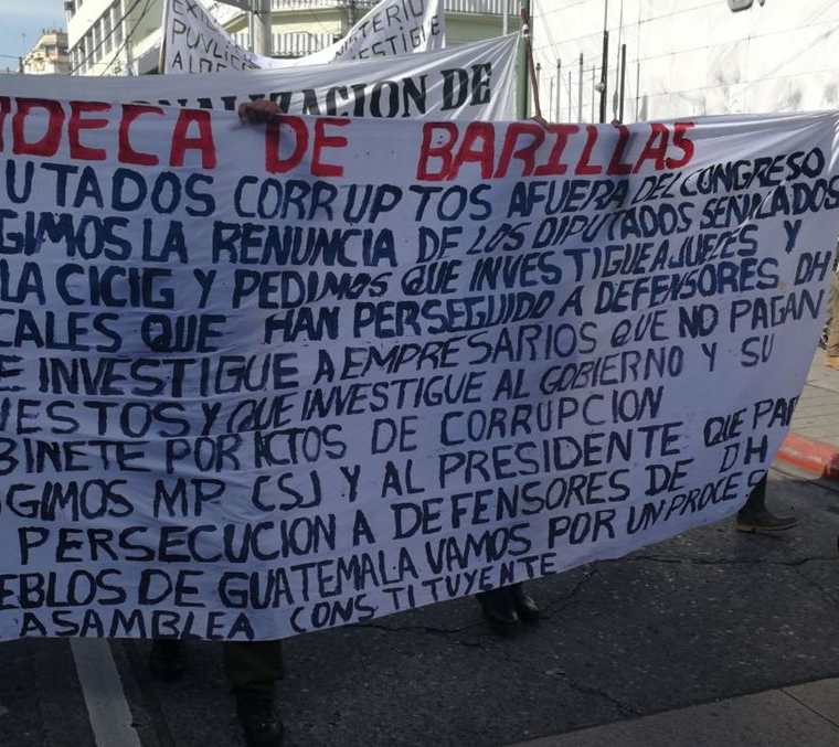 Integrantes de Codeca exigen la renuncia de funcionario corruptos. (Foto Prensa Libre: Érick Ávila)
