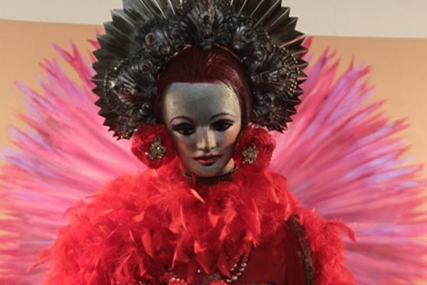 La fuerza  en  los colores caracterizan la etapa conceptual de la artista guatemalteca. (Foto Prensa Libre: Ángel Elías)