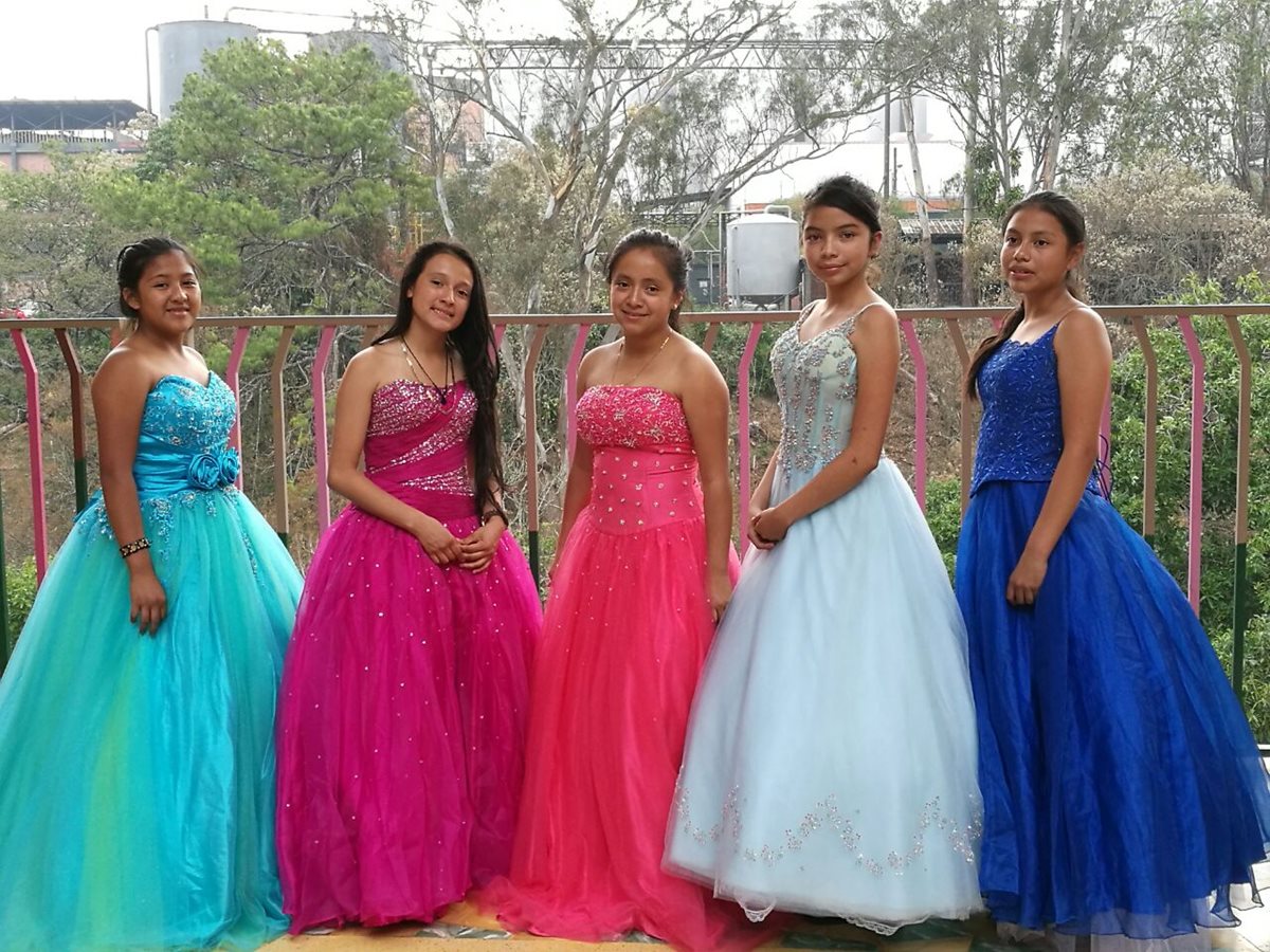 La celebración de 15 años para las cinco niñas será el próximo 25 de mayo. (Foto Prensa Libre: EFE)