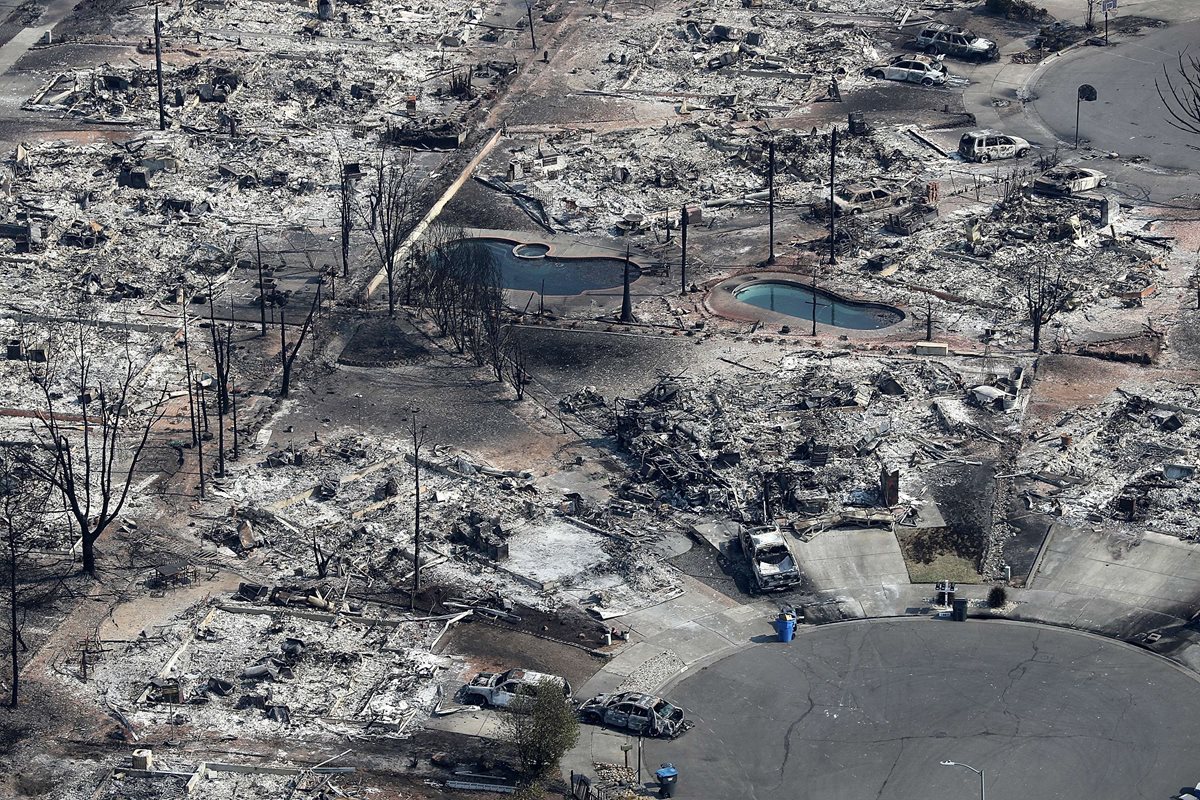 Los incendios en California, Estados Unidos, han dejado 21 personas muertas y millones de dólares en pérdidas materiales.