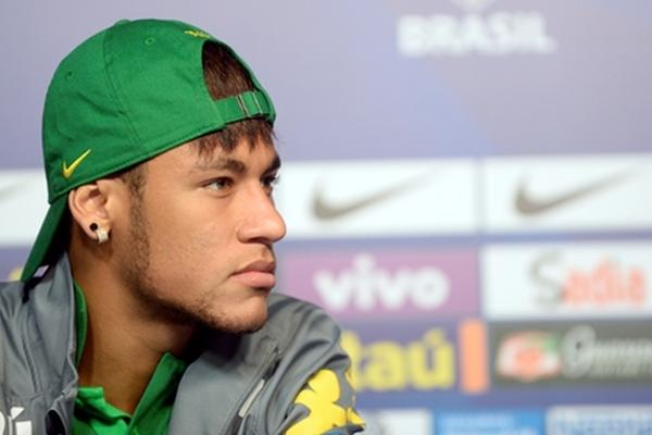Neymar, delantero de la selección brasileña, dijo este viernes que España, es "la mejor del mundo". (Foto Prensa Libre: AFP)