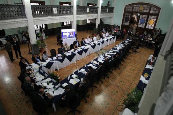 Comisión de Postulación reanuda votación. (Foto Prensa Libre: Paulo Raquec)