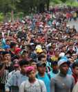 Decenas de migrantes llegan a Esquipulas, Chiquimula, en su ruta hacia EE. UU. (Foto Prensa Libre: Érick Ávila)