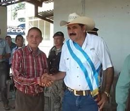 Luis Amado Yanes Mendoza, alcalde de Melchor de Mencos, podría enfrentar juicio por desobediencia, abuso de poder e incumplimiento de deberes. (Foto Prensa Libre: Rigoberto Escobar)