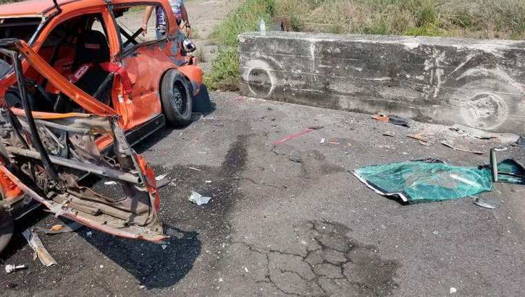 Así quedó el vehículo del piloto salvadoreño Ricardo Barahona, quien falleció este domingo en la pista Guatemala Raceway. (Foto Prensa Libre: cortesía Carlos Pineda)