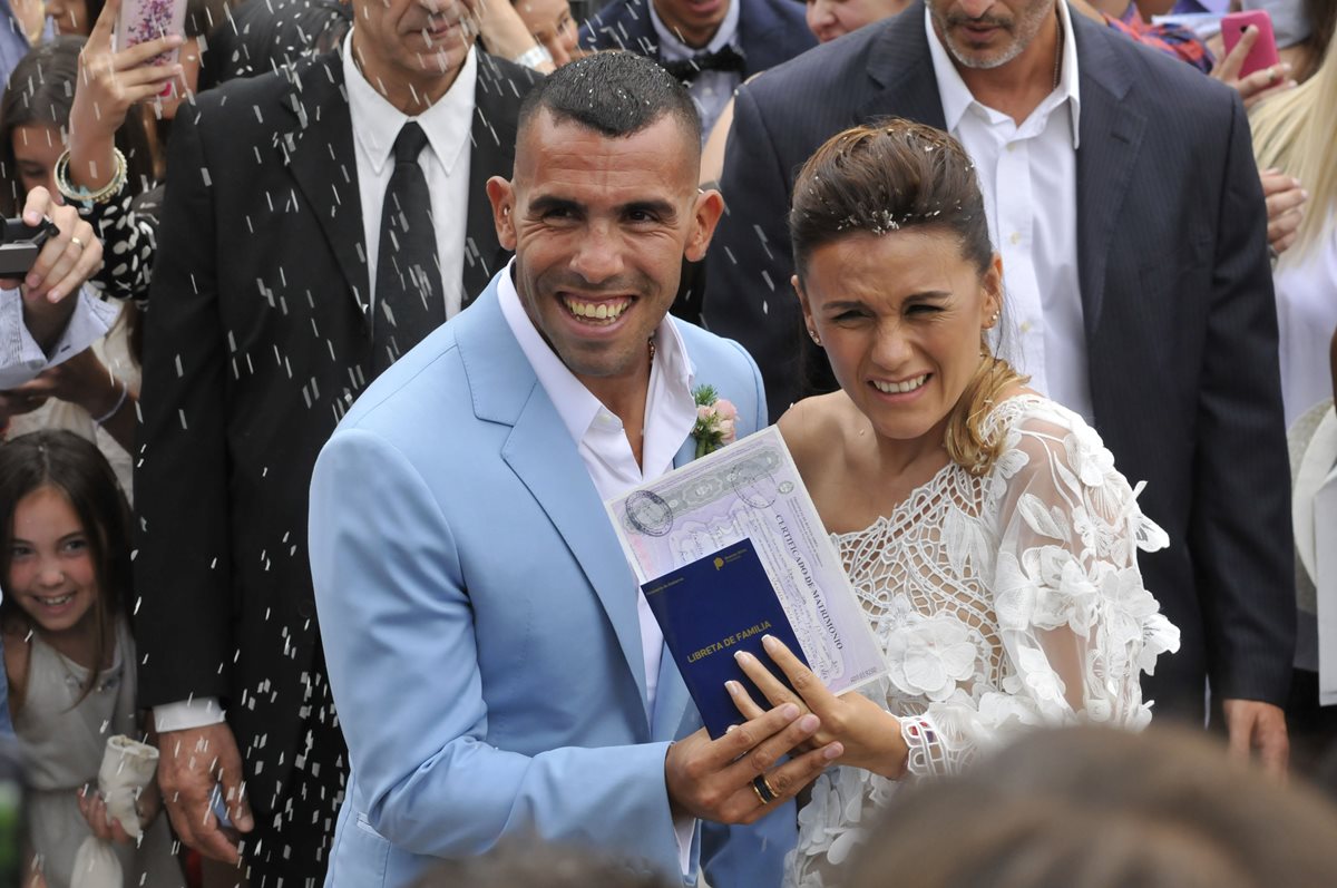 Tevez, quien contrajo matrimonio con Vanesa Mansilla Tevez, no formuló denuncia del caso por lo cual se desconocen otros detalles del robo. (Foto Prensa Libre: AFP).