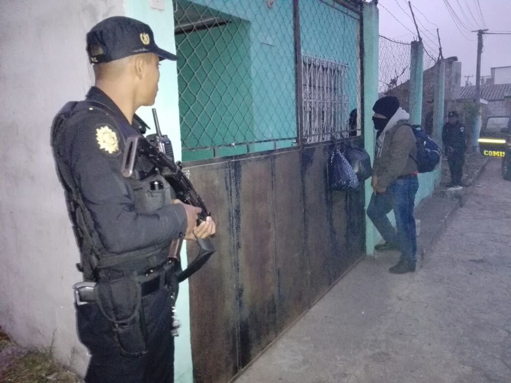 Una de las áreas donde se llevaron a cabo los allanamientos, en Villa Nueva, Guatemala. (Foto Prensa Libre: PNC).