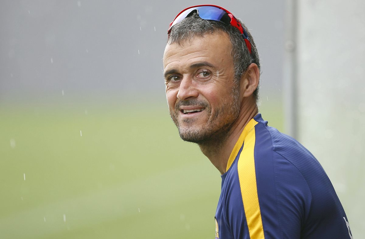 Luis Enrique fue captado hoy durante el entrenamiento del Barcelona. (Foto Prensa Libre: EFE)