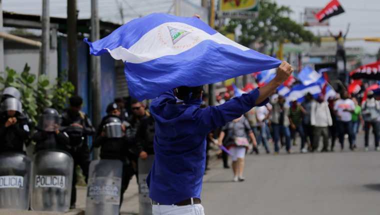 La incertidumbre por cismas de índole geopolítica, como la crisis sociopolítica que vive Nicaragua, fueron preocupaciones que externaron los ejecutIvos encuestados por PwC. (Foto Prensa Libre: AFP)