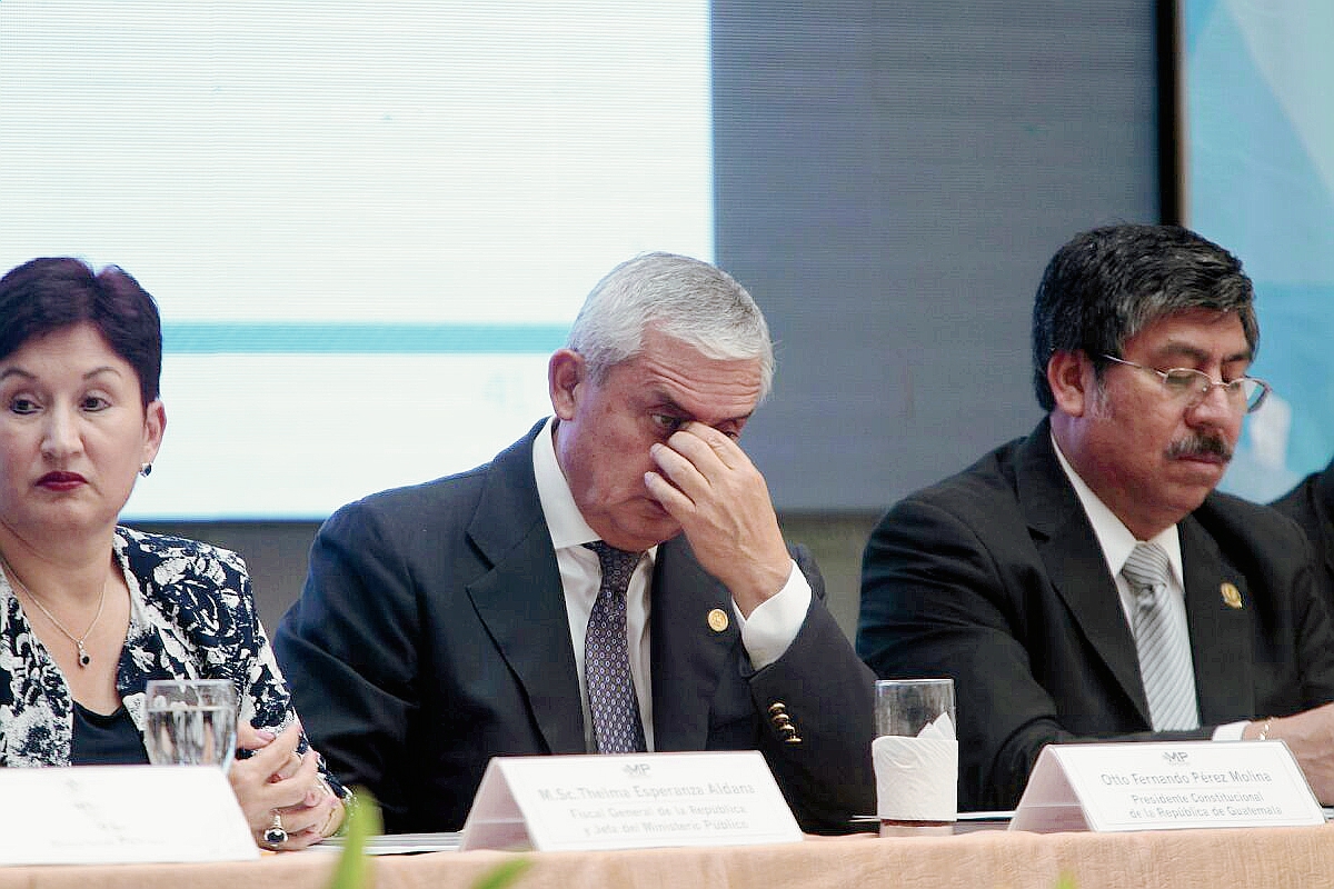 El presidente Otto Pérez Molina asiste al informe de gestión de la Fiscal General Thelma Aldana. (Foto Prensa Libre: Erick Ávila)