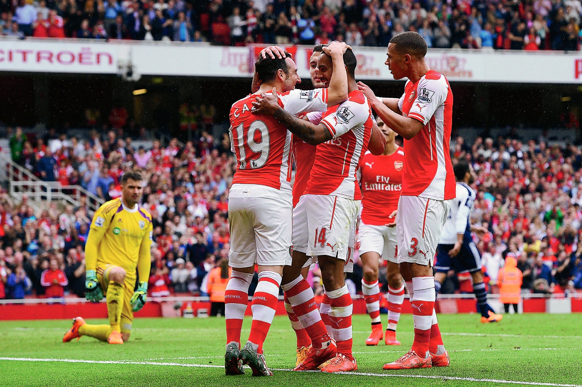 El Arsenal se aferró a los primeros lugares de la tabla en la Premier. (Foto Prensa Libre: AP)