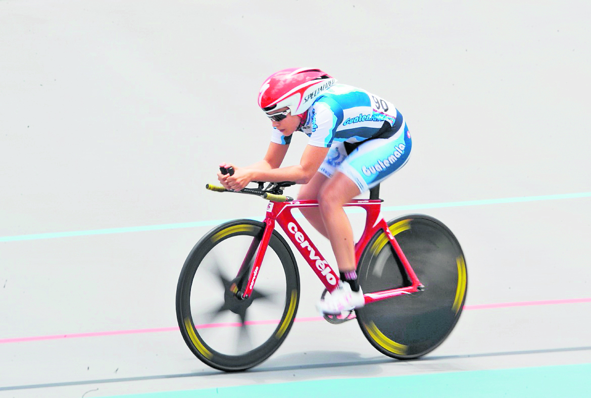 Nicolle Bruderer comenzó en el ciclismo practicando en el velódromo de la zona 13. (Foto Prensa Libre: Francisco Sánchez)