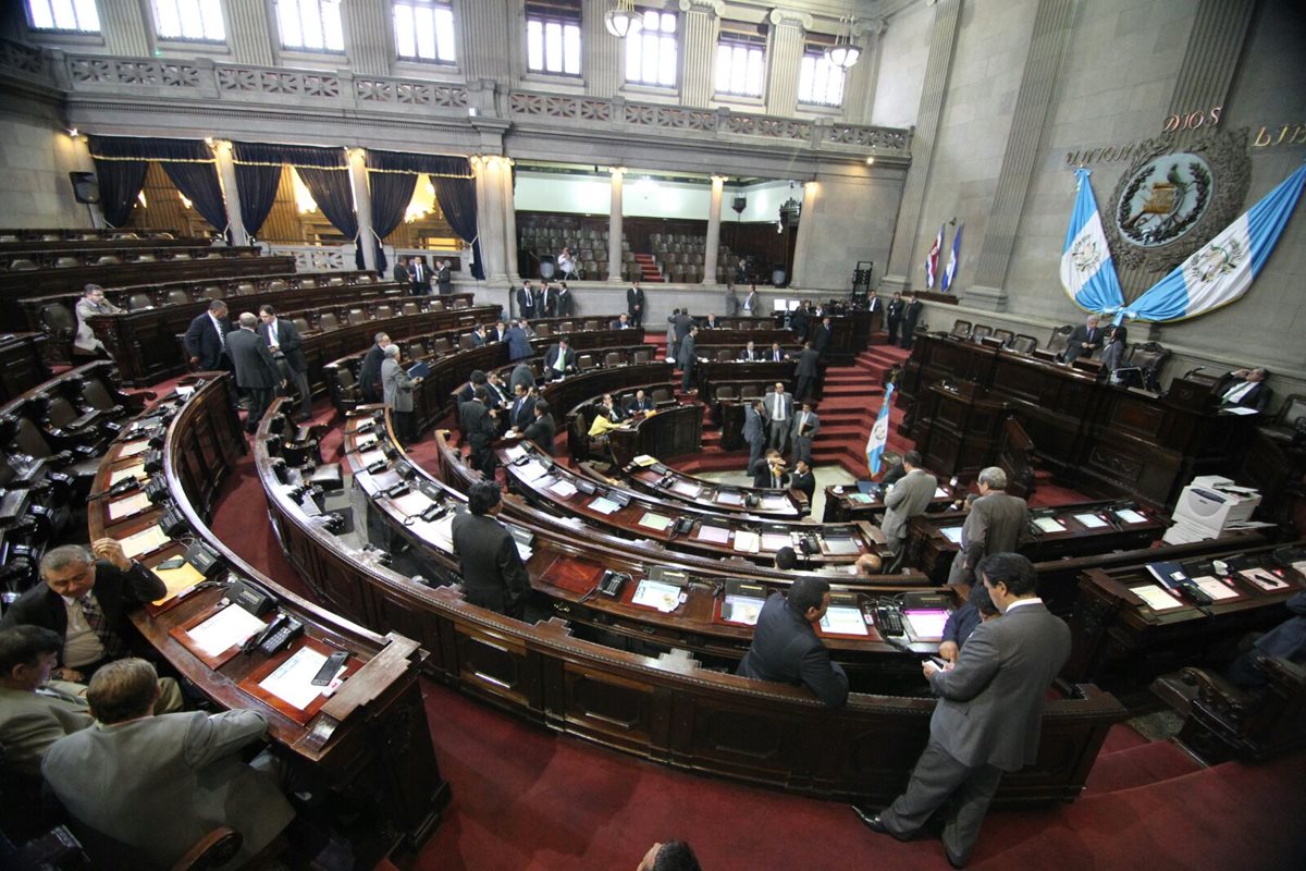 Menos de una hora duró la sesión plenaria de este martes. (Foto Prensa Libre: Esbin García)