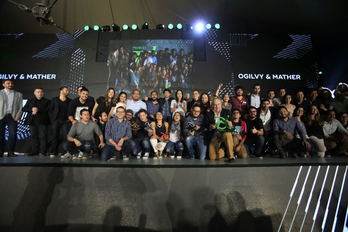 Miembros de Ogilvy & Mather Guatemala fueron reconocidos y galardonados como la Agencia del Año. (Foto Prensa Libre: Edwin Bercián)