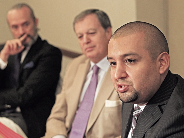 Francisco Sólarzano, jefe de la SAT, participó en una reunión con empresarios españoles. (Foto Prensa Libre: Edwin Bercián)