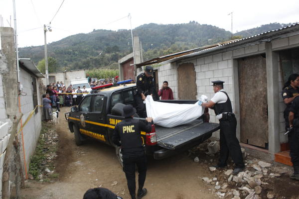 Manuela Sal Siquinajay fue localizada sin vida en el interior de su vivienda. (Foto Prensa Libre: Víctor Chamalé)