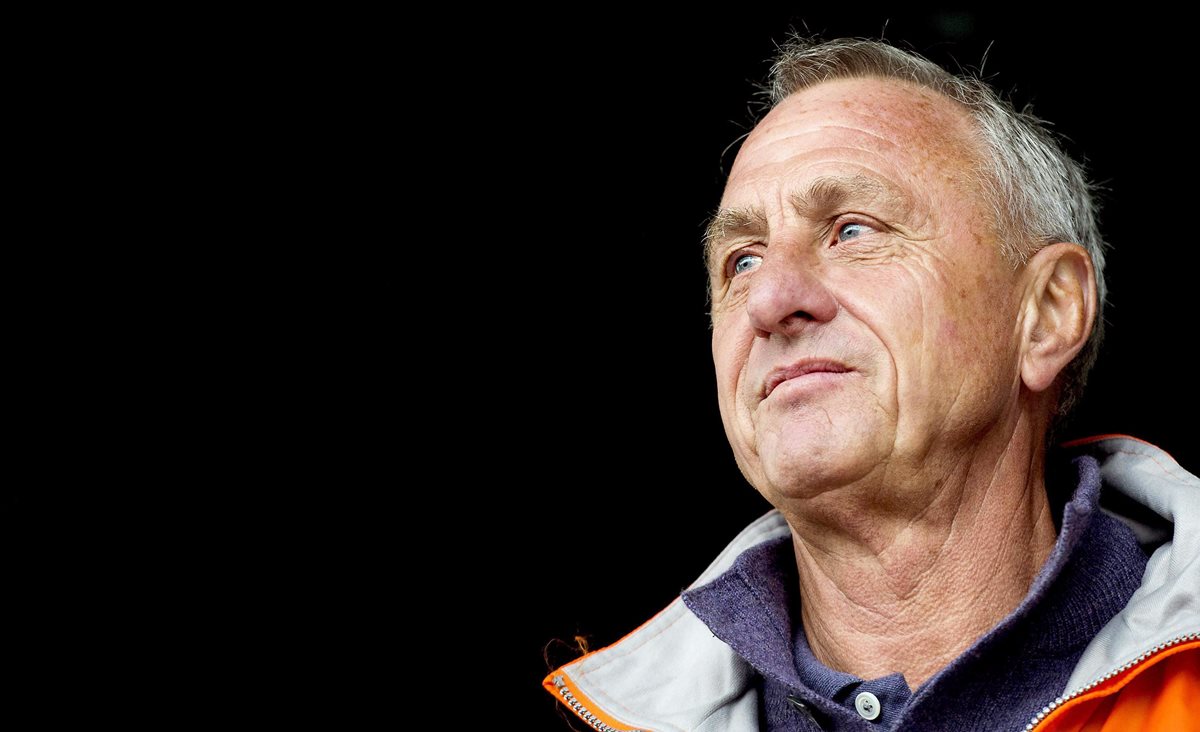 El extécnico azulgrana, Johan Cruyff espera los resultados de su enfermedad. (Foto Prensa Libre: EFE)