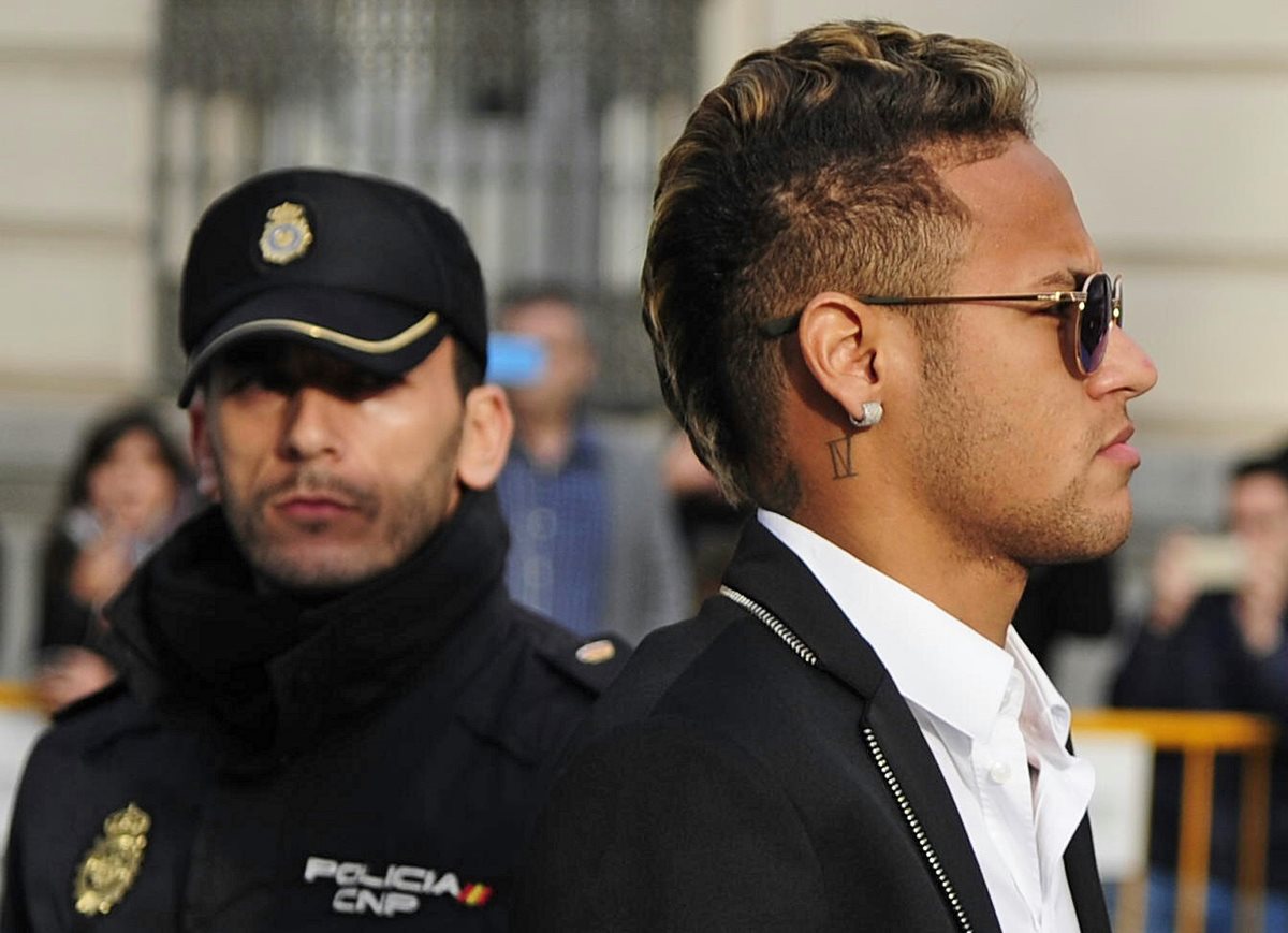 Neymar continúa bajo investigación por supuesto delito de corrupción. (Foto Prensa Libre: AFP).
