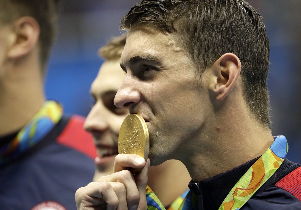 Michael Phelps sigue haciendo historia en la natación olímpica. (Foto Prensa Libre: AP)