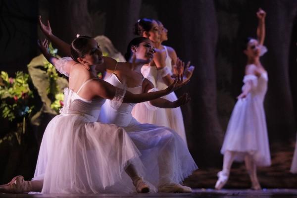 LA SÍLFIDE, un clásico del ballet romántico, cierra el Festival de Junio.