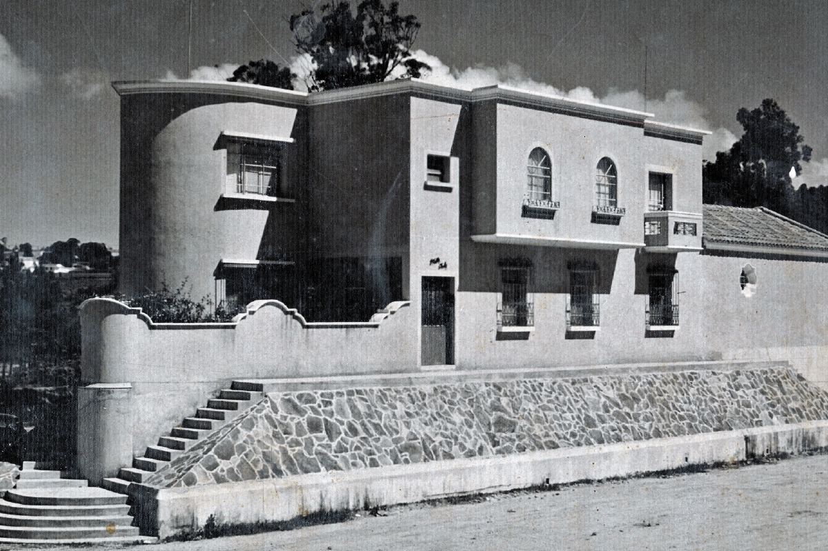 La casa, que data de 1948 y que está localizada en la zona 4 capitalina, fue diseñada por el arquitecto Carlos Cruz.