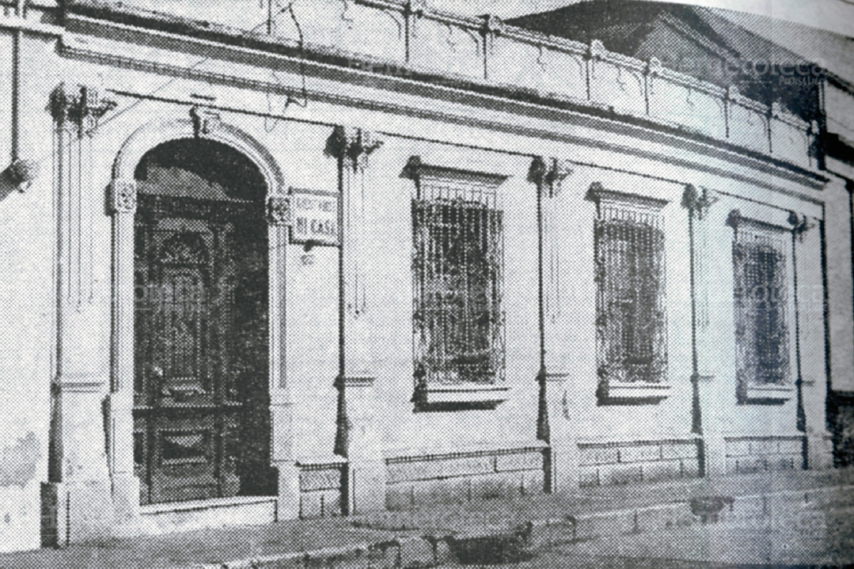 Fachada de la casa ubicada en la sexta calle y tercera avenida donde Prensa Libre tuvo su primera sede. Foto: Hemeroteca PL