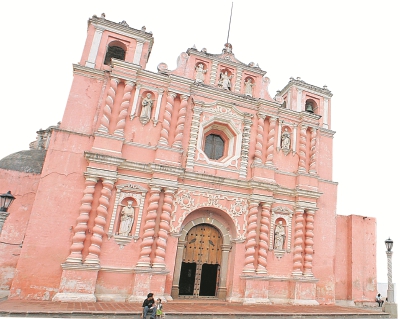 Templo de Asunción, Jocotenango, Sacatepéquez, construido en el siglo XVIII.