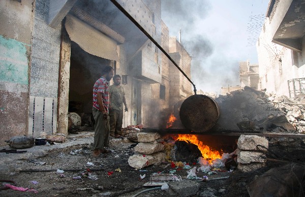 Los ataques aéreos convierten en ruinas la ciudad siria de Alepo. (Foto Prensa Libre: AFP)
